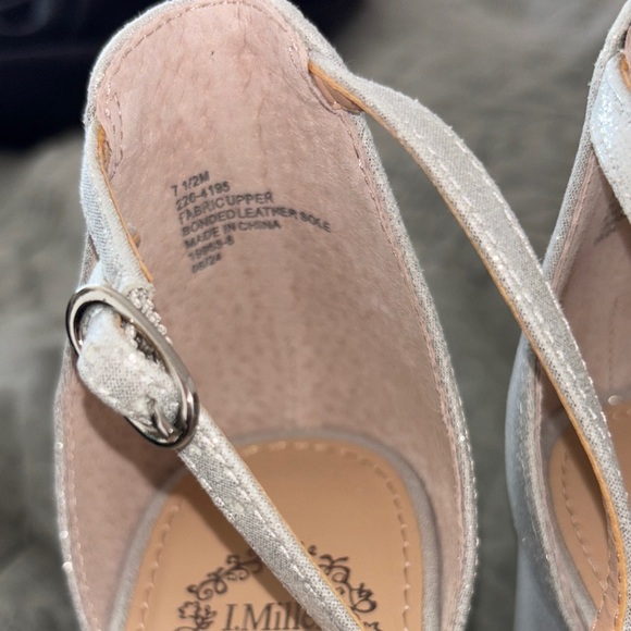 Silver with Sparkly Toes Heels - Picture 4 of 4